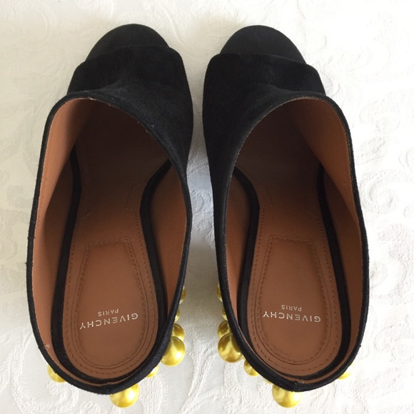 Givenchy Paris Pearl studded Mule Sandal - Picture 8 of 11